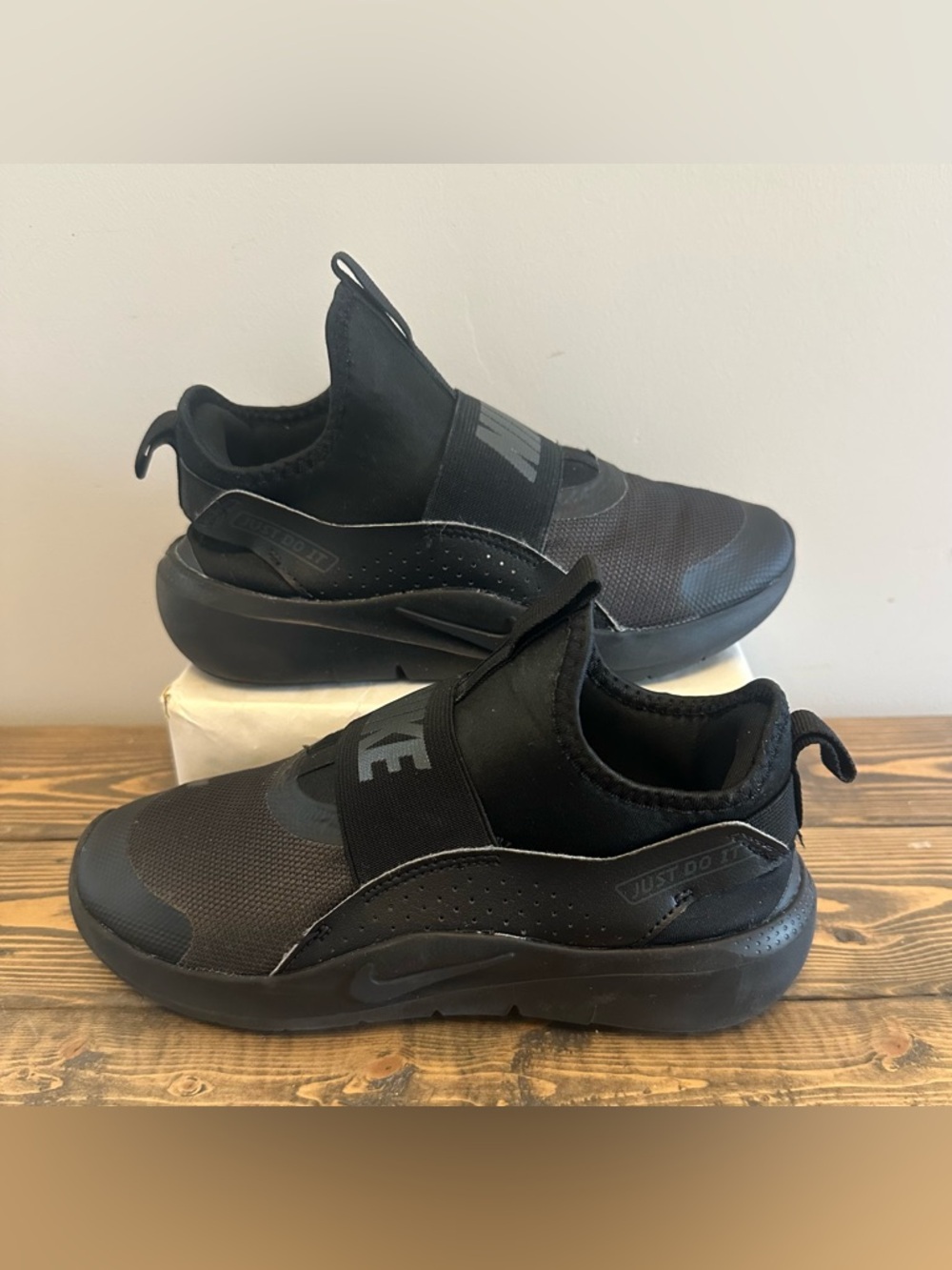 Nike Flex Runner 4 Shoes Black Slip On Sneaker IF2894-001 Size 3Y